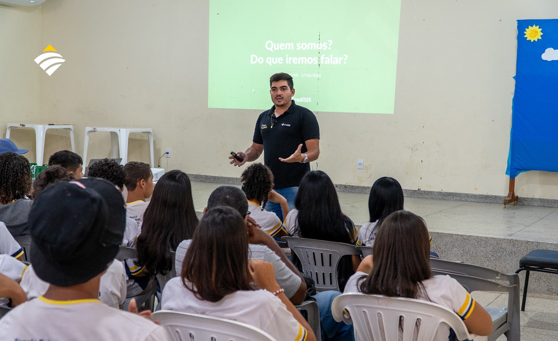 credisis-incentiva-o-empreendedorismo-entre-os-jovens-com-palestra-em-escola