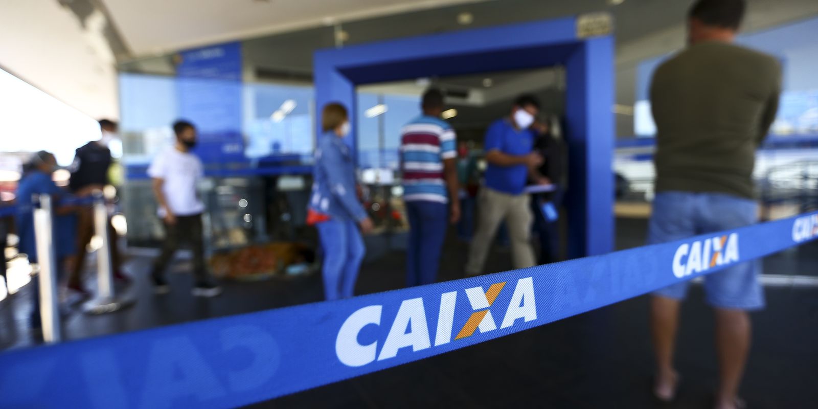 caixa-paga-bolsa-familia-a-beneficiarios-com-nis-de-final-8