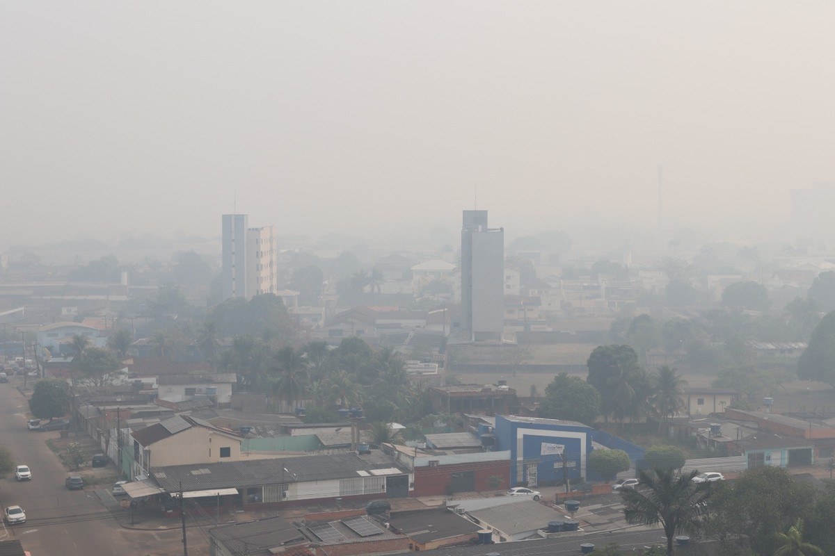 mais-quatro-voos-cancelados-em-rondonia-por-causa-da-fumaca;-passageiros-relatam-‘perrengues’