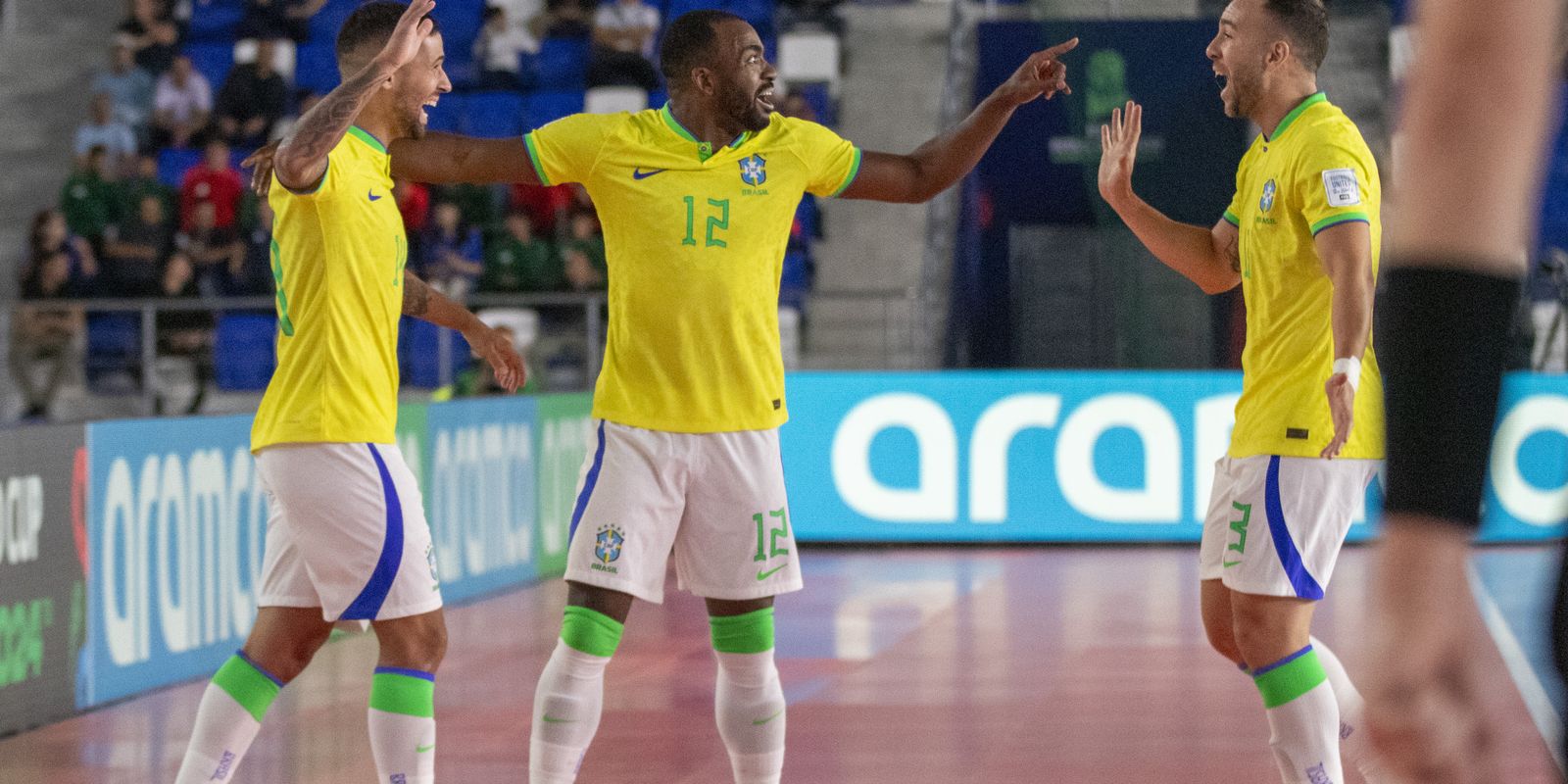 futsal:-brasil-fecha-1a-fase-da-copa-do-mundo-com-aproveitamento-100%