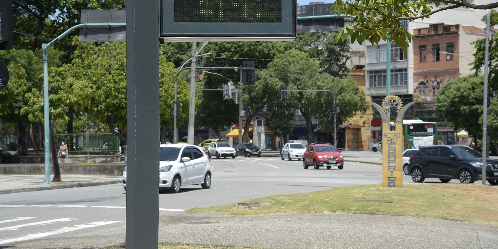 inmet-emite-alerta-laranja-para-onda-de-calor-em-10-estados-e-no-df