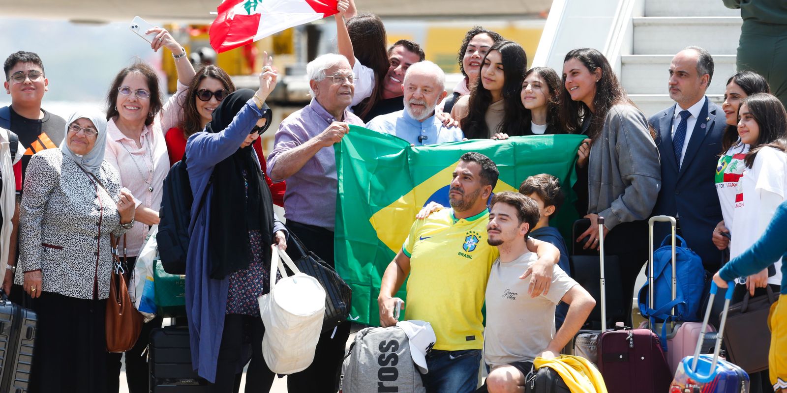 repatriados-do-libano-sao-recebidos-por-lula-em-sao-paulo